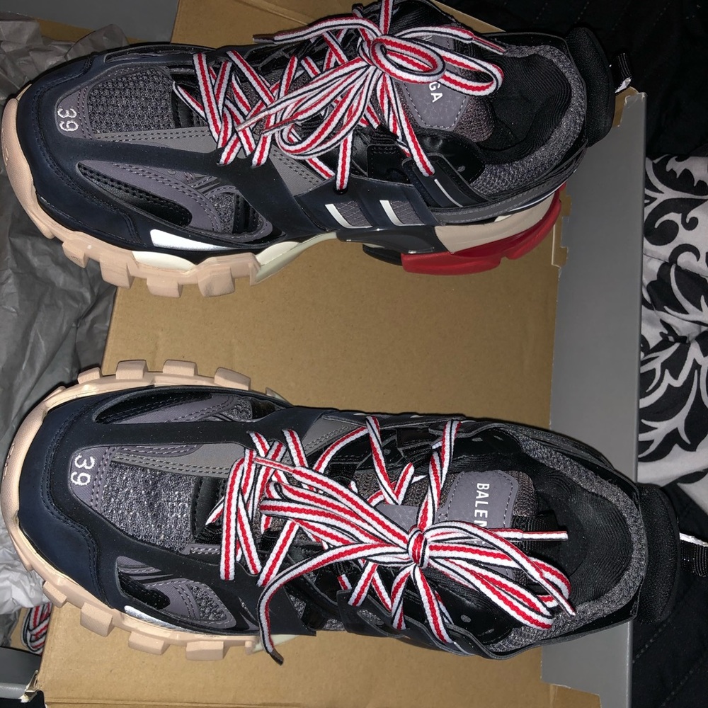 Balenciaga track